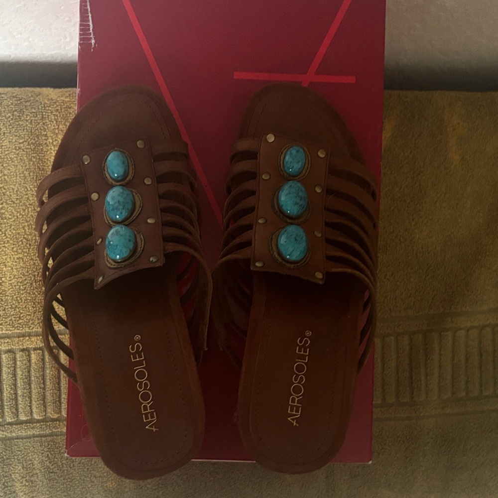 AEROSOLES Brown Sandals with Blue Accents - Picture 6 of 7